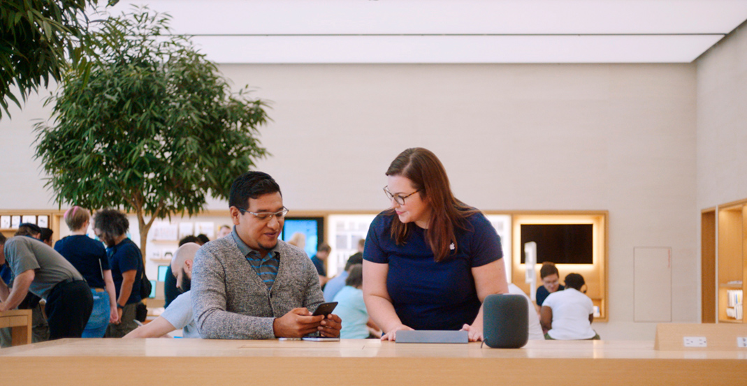 Apple Senior Customer Service Specialist